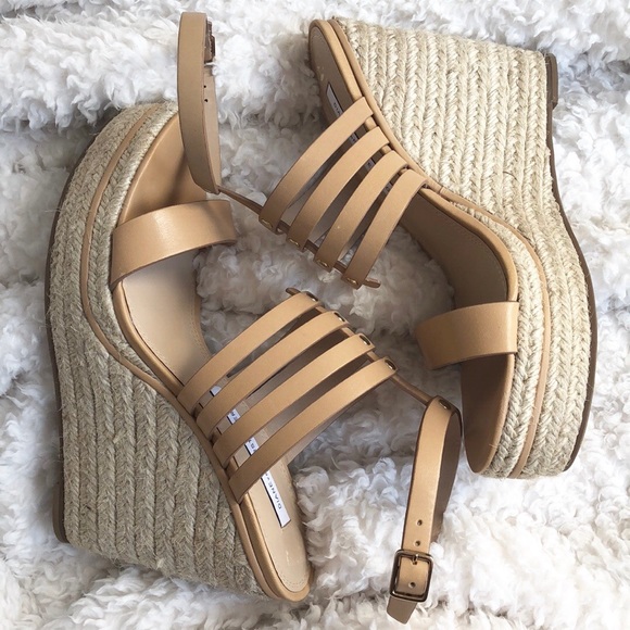 Diane Von Furstenberg Shoes - Diane von Furstenberg wedges. Size 5.5